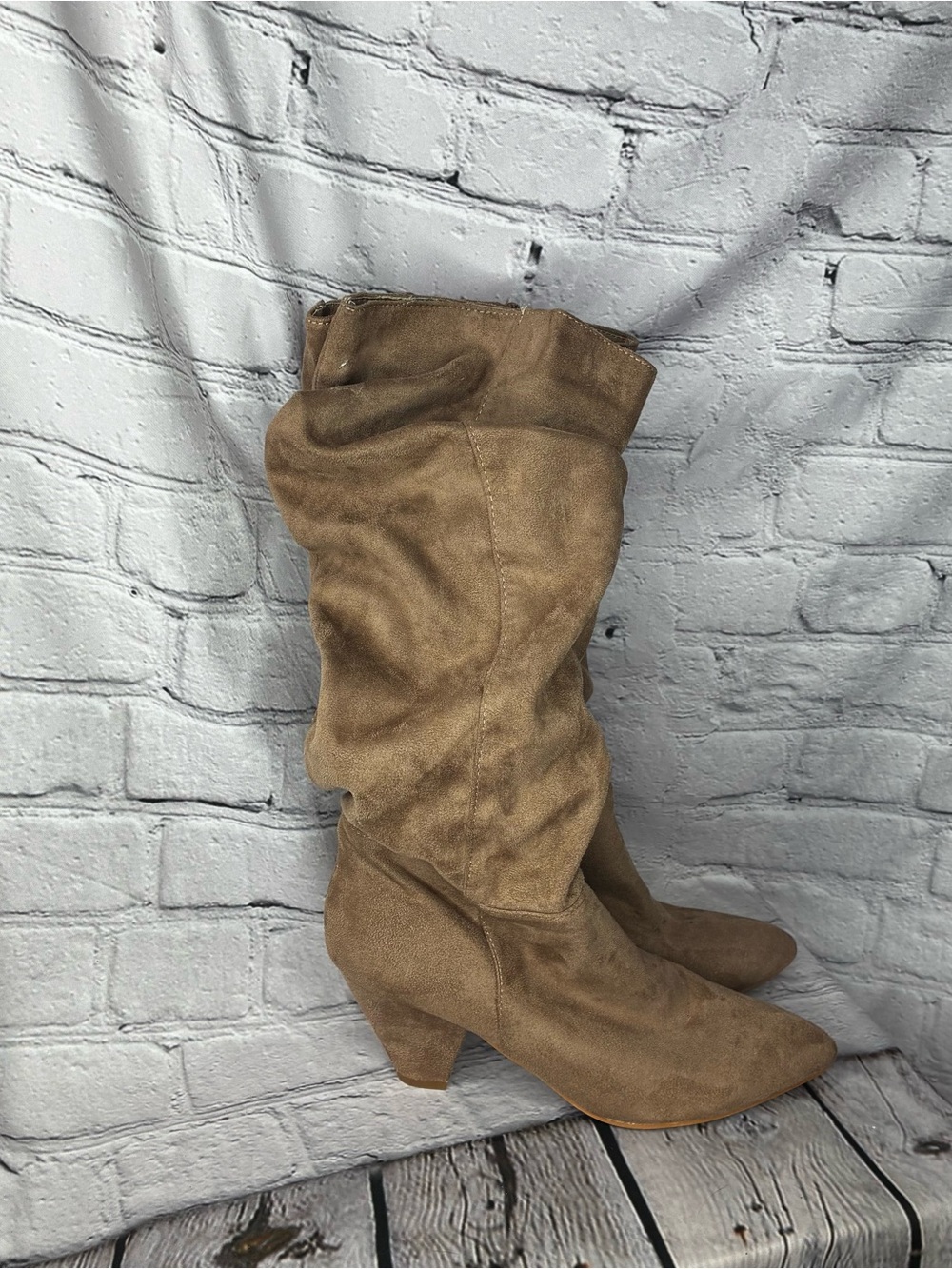 Retro 80s Y2K Boho Indie Sleaze Tan Faux Suede Slouchy Block Heel Boots Size 9